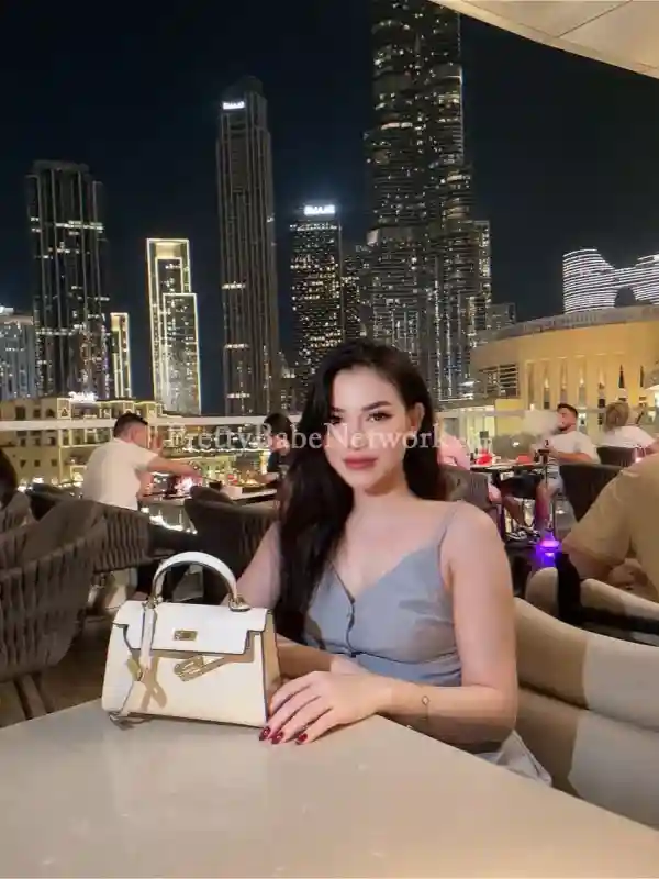 Aera Professional Petite South Korean Girl for Companionship